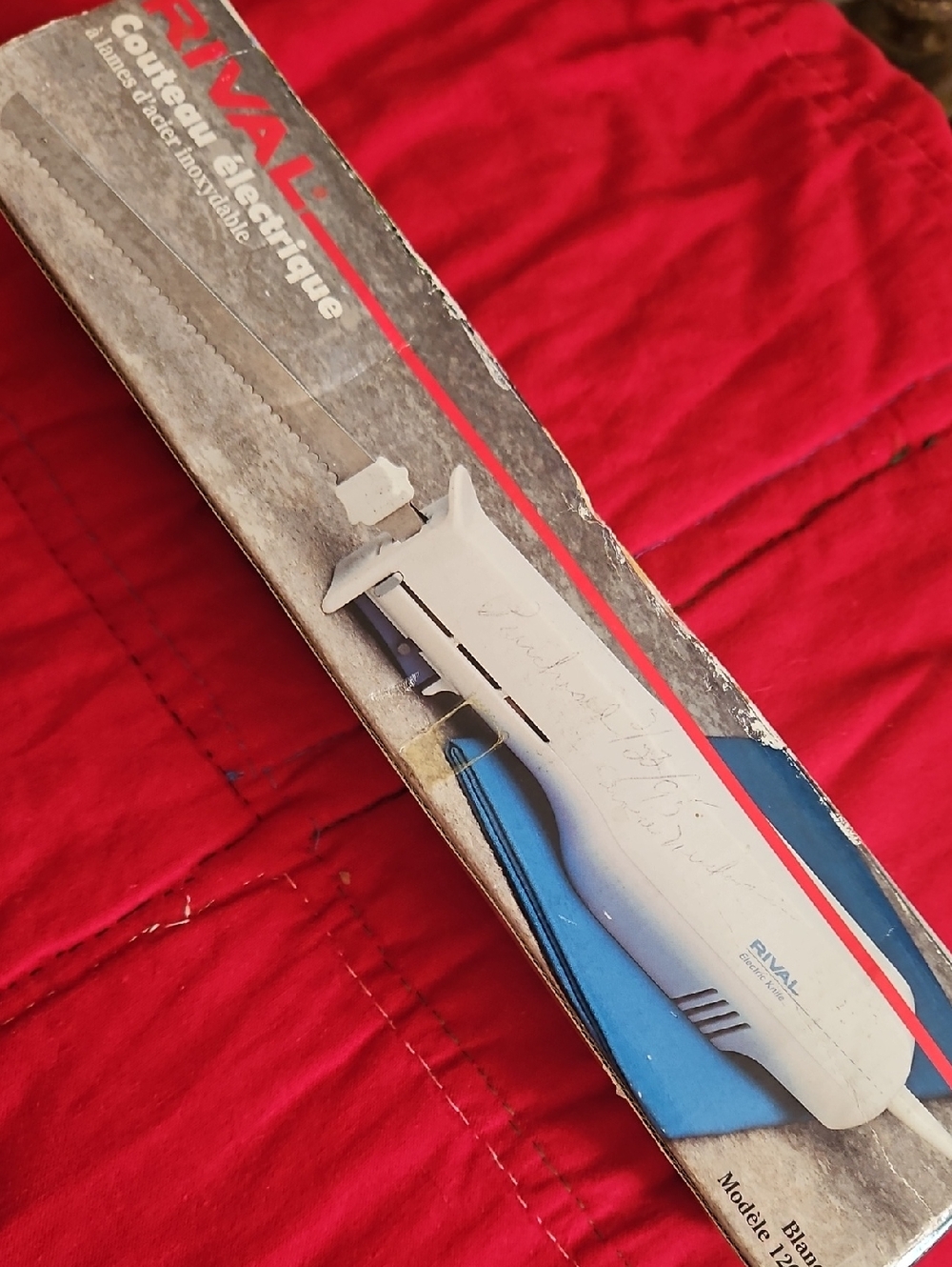 Rival White Electric Knife - White Safety Lock Razor Sharp